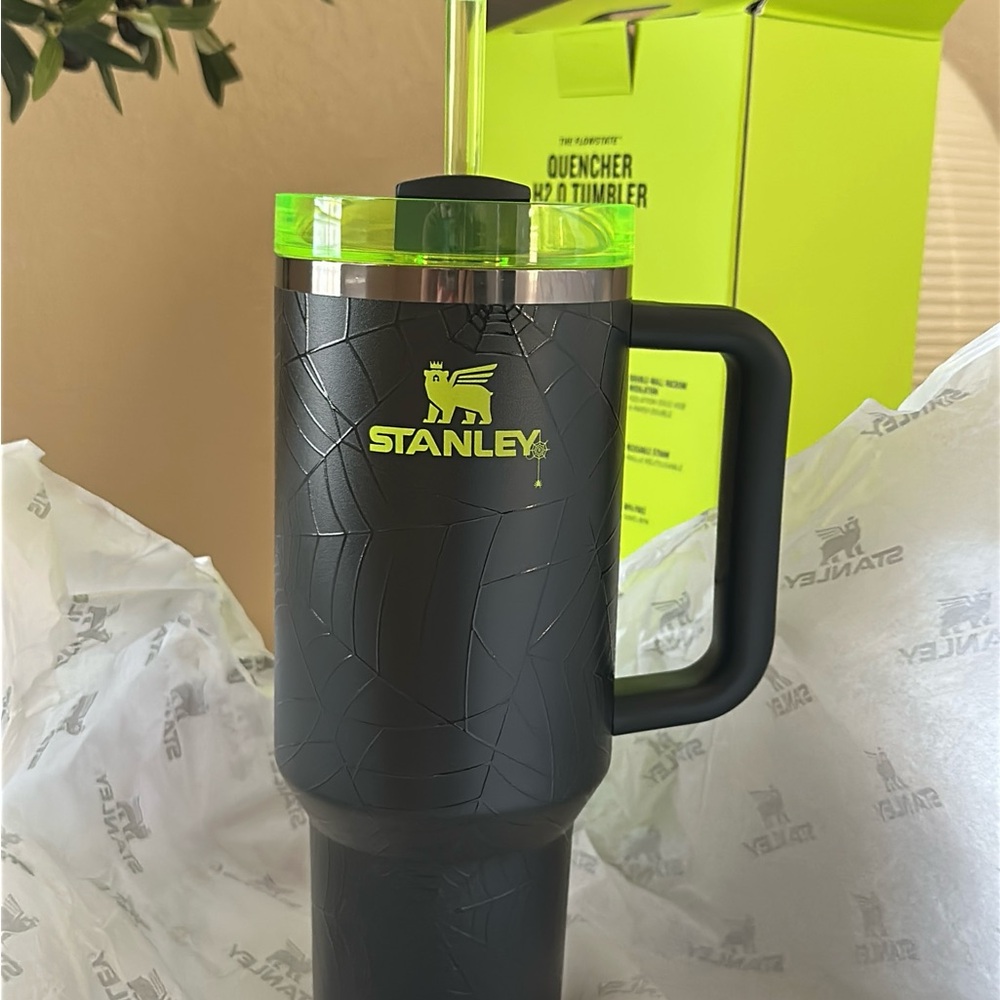 Limited Edition Halloween 40oz Stanley BNIB